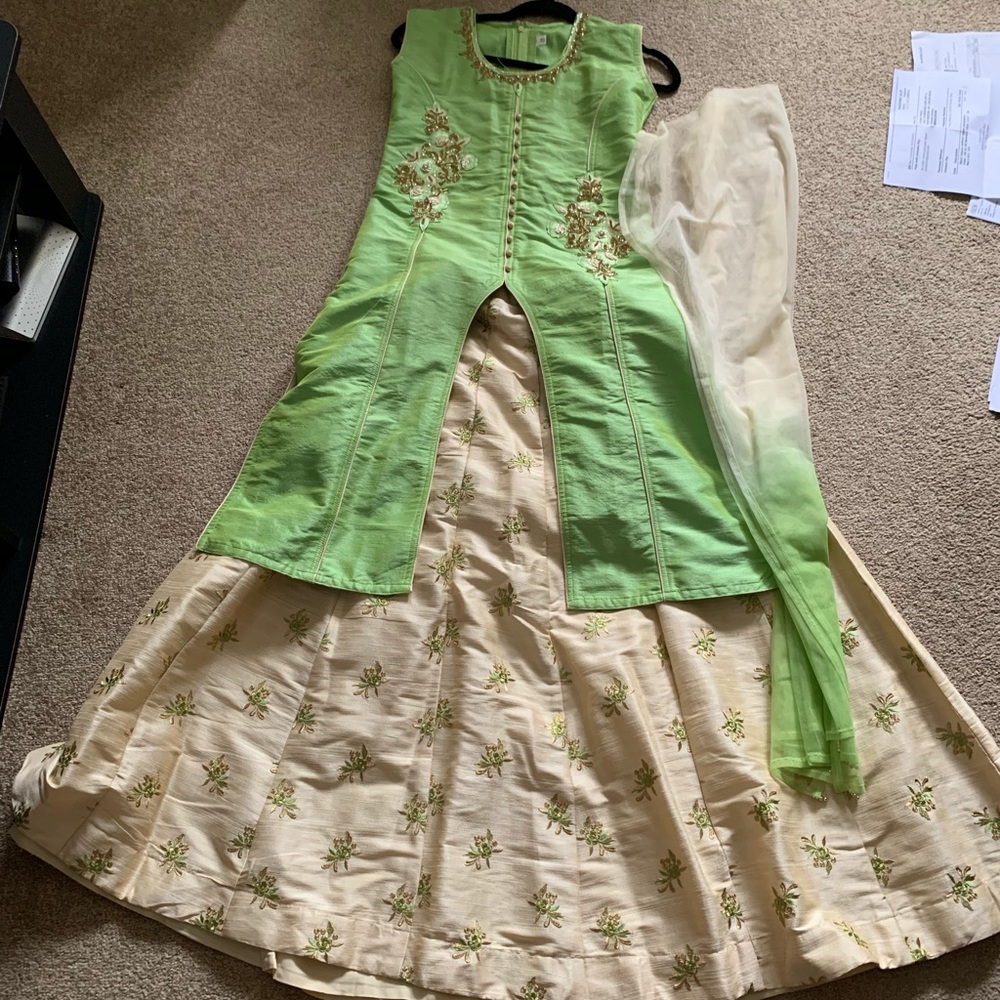 Green Lehenga dress size 34. Used once!